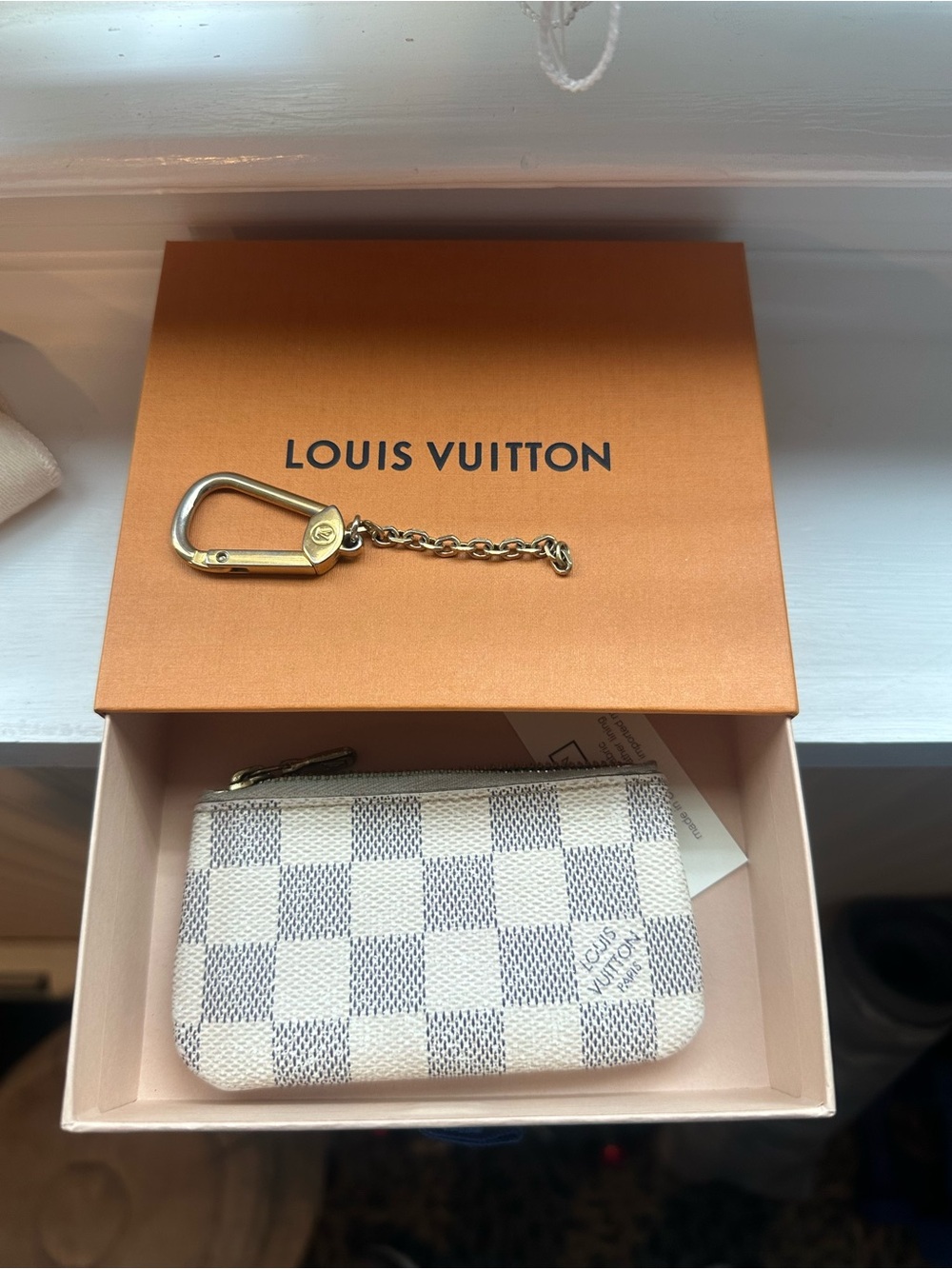 Louis Vuitton Damier Azur Key Pouch - White/Gray